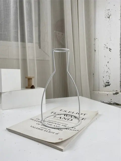 White Nordic Shaped Wire Vase